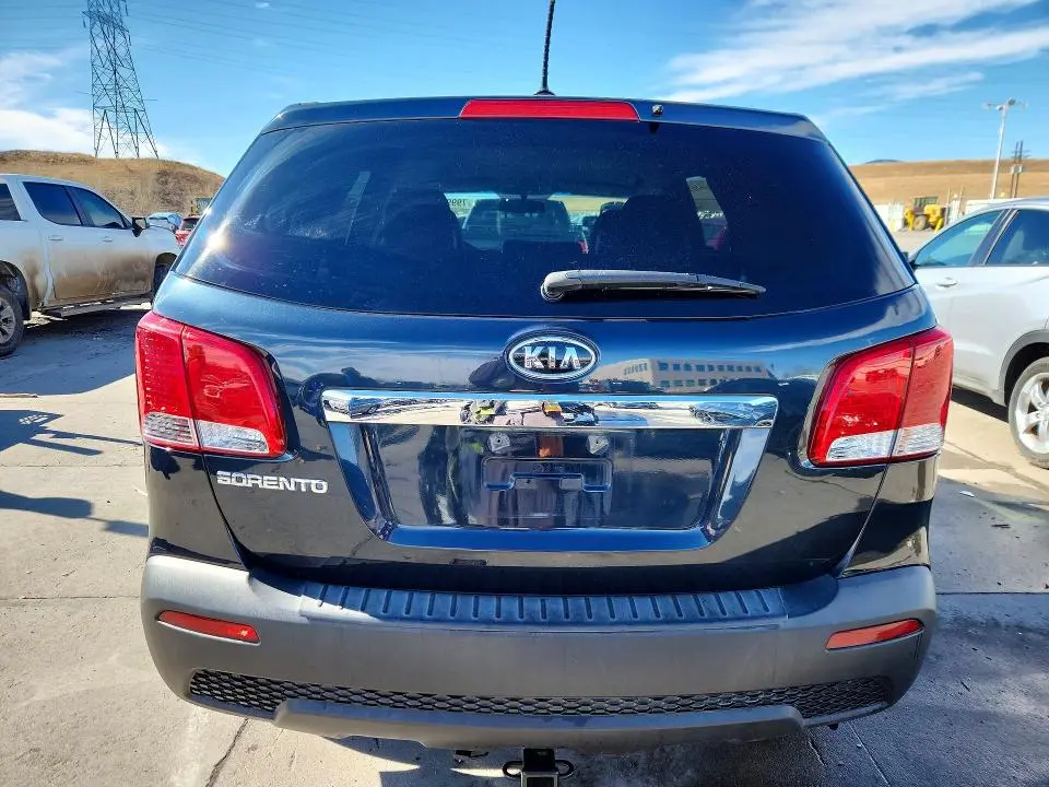 2013 KIA SORENTO LX  