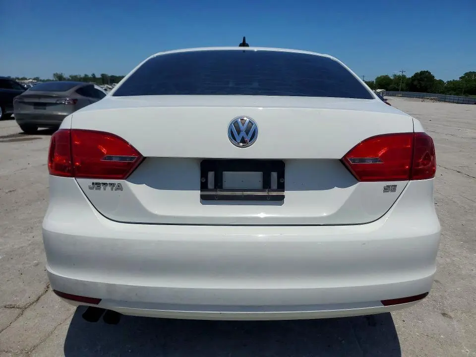 2014 VOLKSWAGEN JETTA SE  