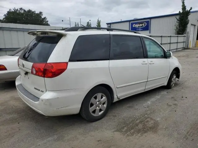 2010 TOYOTA SIENNA XLE  