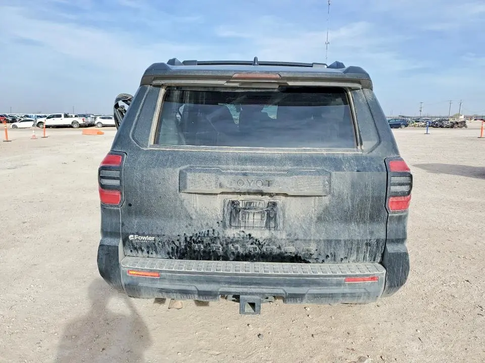 2025 TOYOTA 4RUNNER SR5  