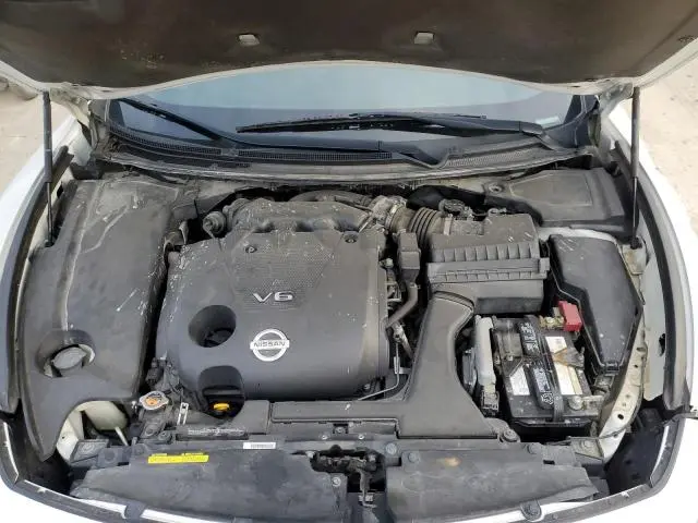 2010 NISSAN MAXIMA S  