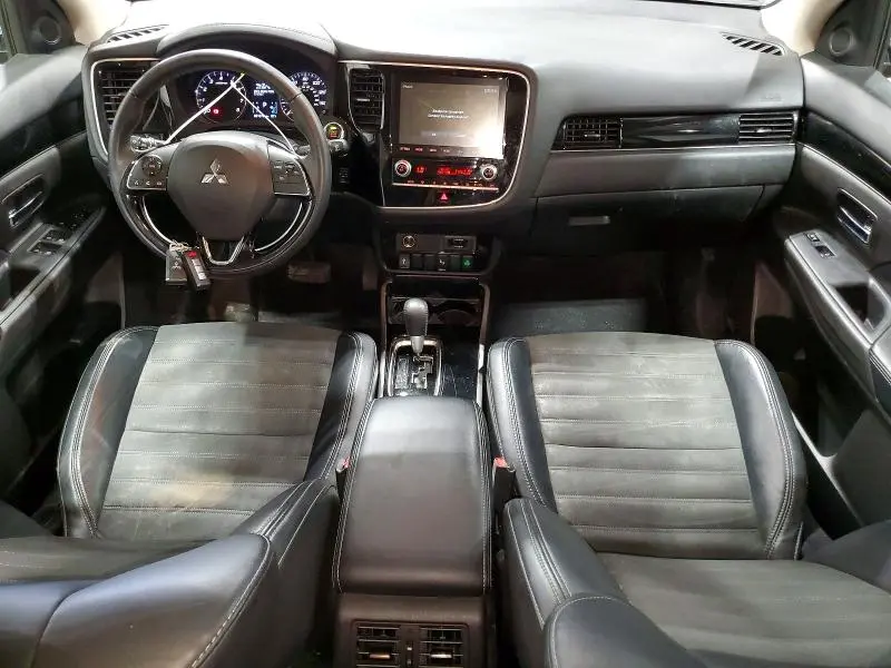 2020 MITSUBISHI OUTLANDER SE  