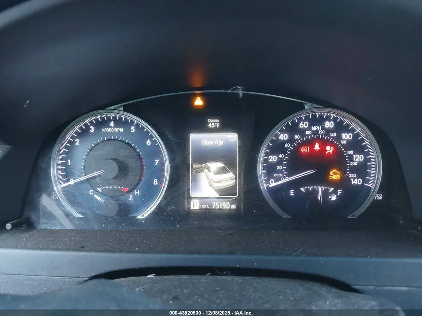 2016 TOYOTA CAMRY XLE
