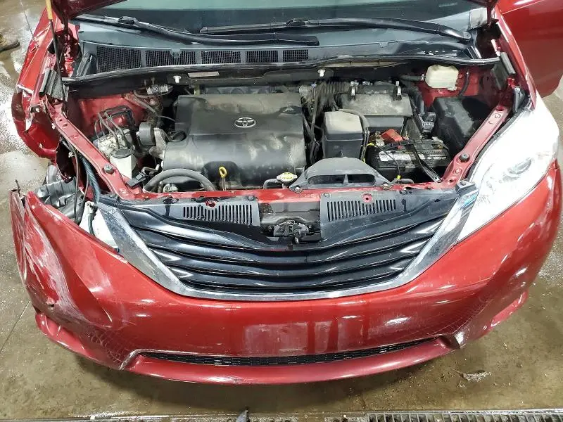 2011 TOYOTA SIENNA LE  