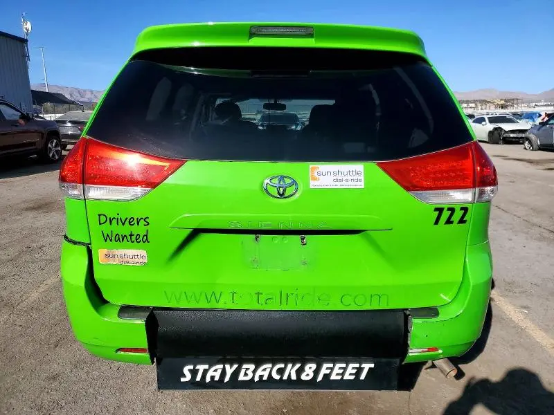 2014 TOYOTA SIENNA LE  