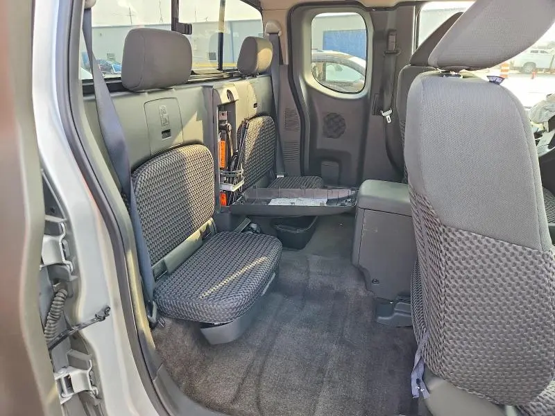 2016 NISSAN FRONTIER SV V6  
