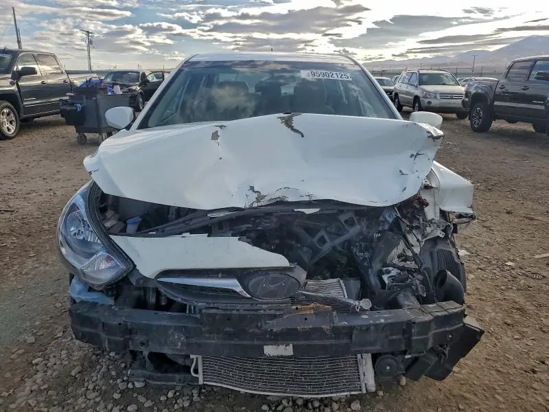 2013 HYUNDAI ACCENT GLS  