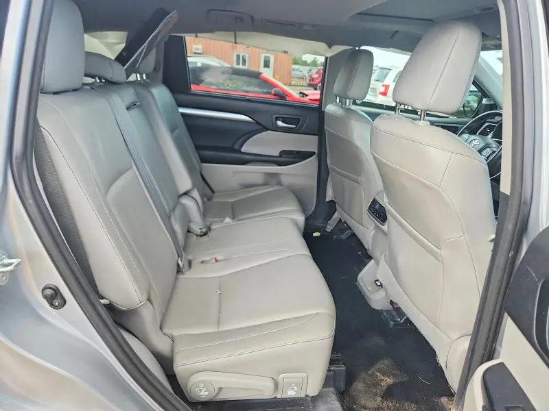 2015 TOYOTA HIGHLANDER XLE  