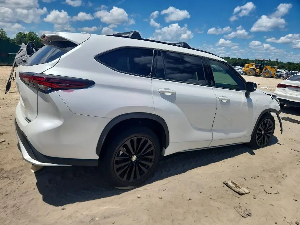 2025 TOYOTA HIGHLANDER XSE  