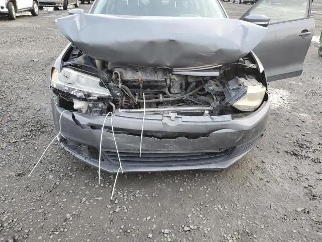 2011 VOLKSWAGEN JETTA SE  