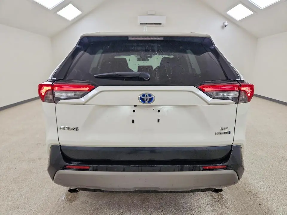 2022 TOYOTA RAV4 SE  