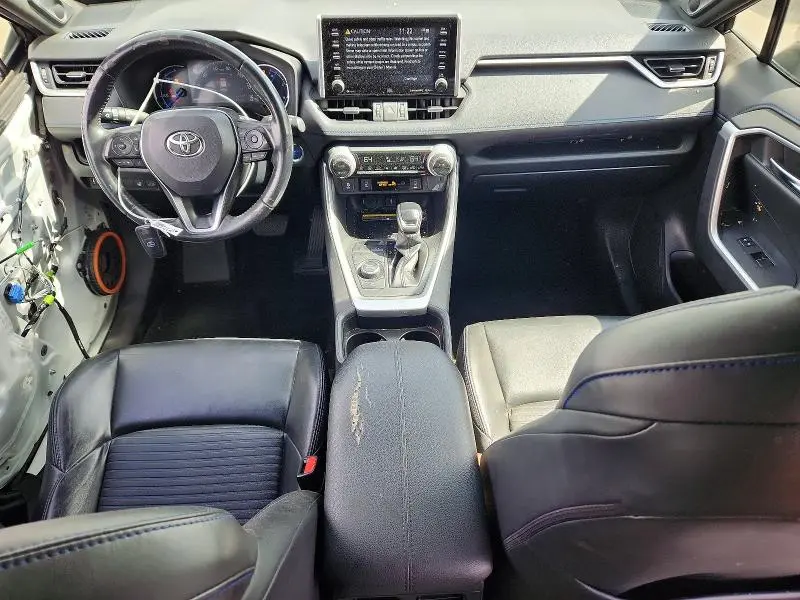 2020 TOYOTA RAV4 XSE  