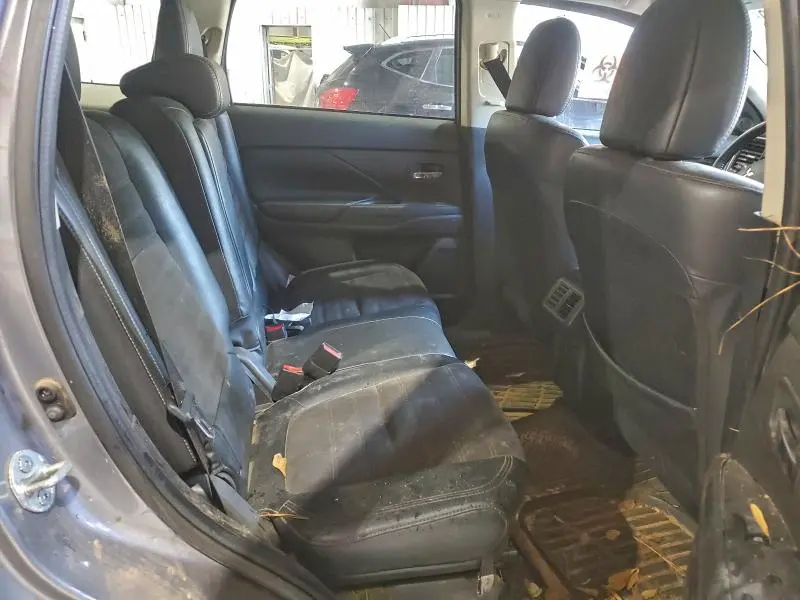 2019 MITSUBISHI OUTLANDER SE  