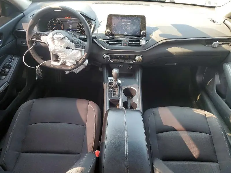 2022 NISSAN ALTIMA SV  
