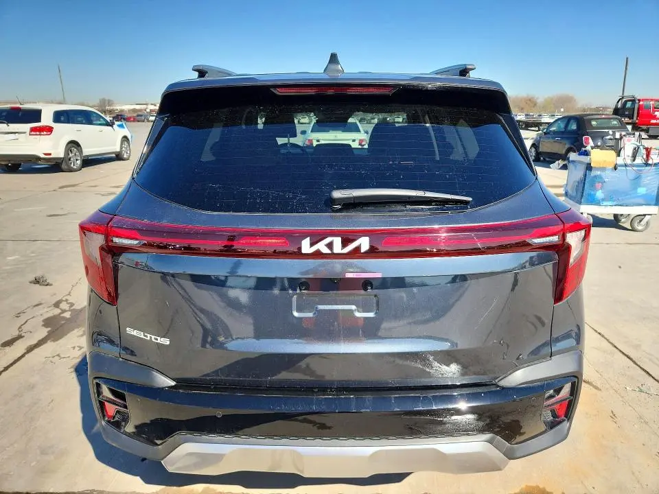 2025 KIA SELTOS EX  
