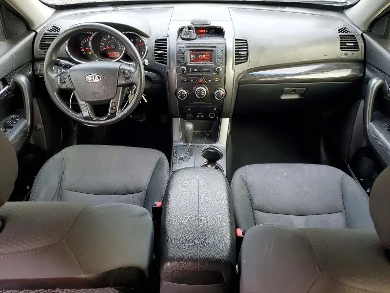 2013 KIA SORENTO LX  
