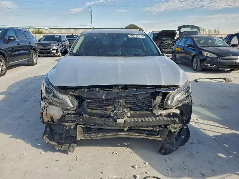 2022 NISSAN ALTIMA SR  