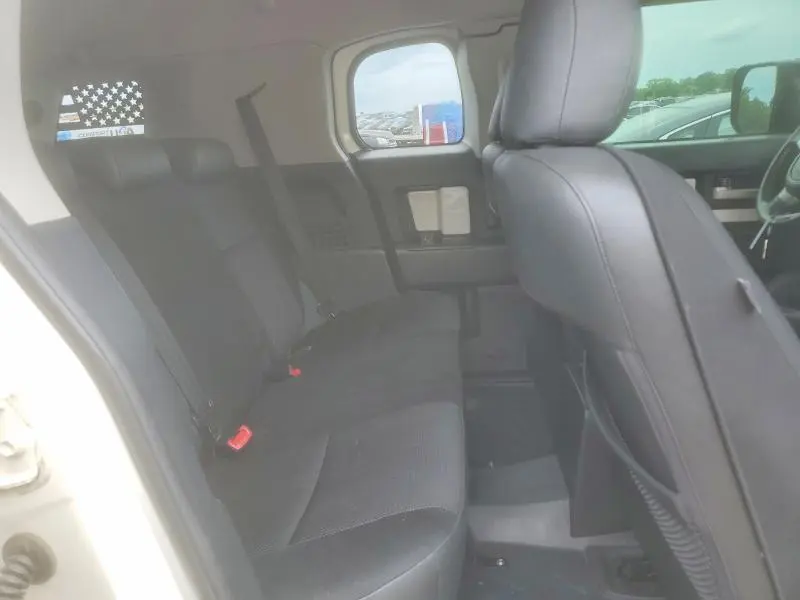 2011 TOYOTA FJ CRUISER BASE  