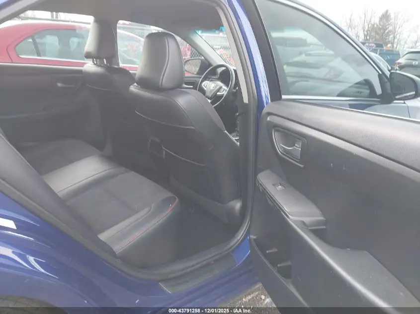 2016 TOYOTA CAMRY SE