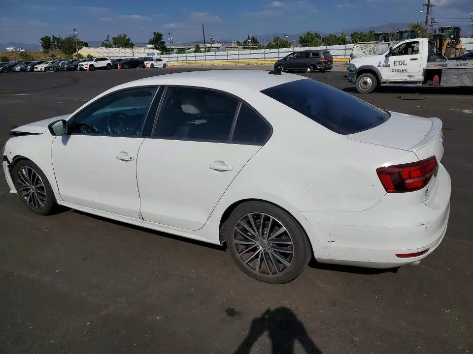 2016 VOLKSWAGEN JETTA SPORT  