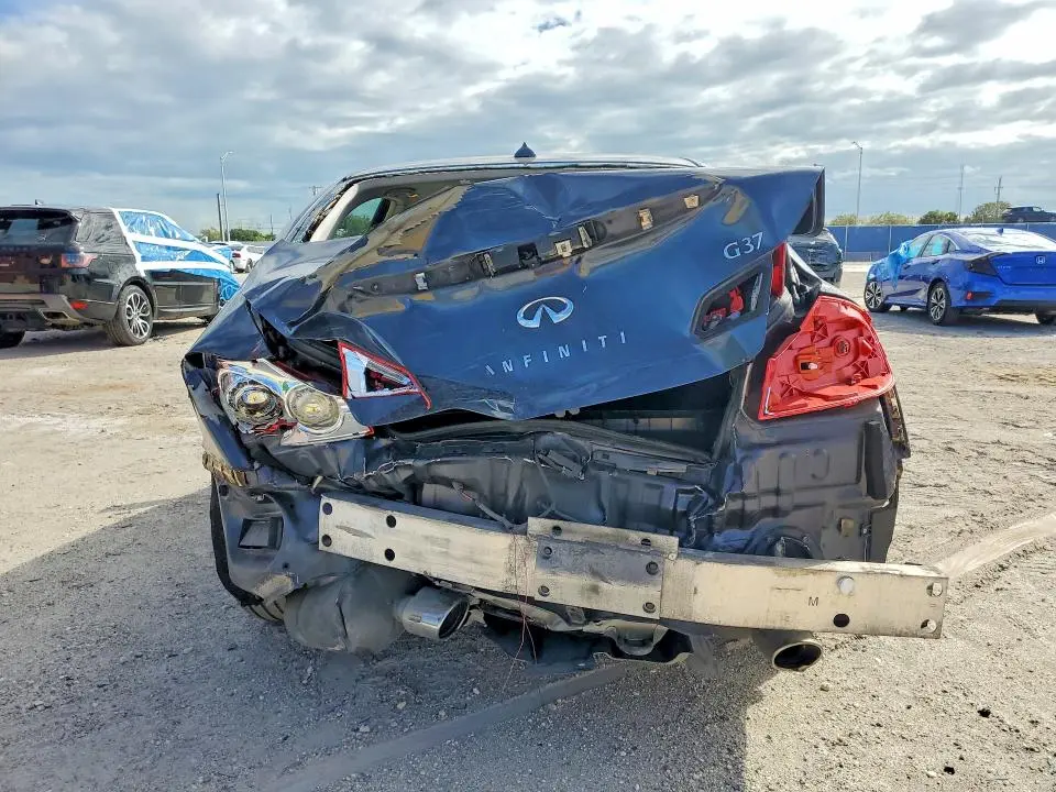 2011 INFINITI G37 BASE  