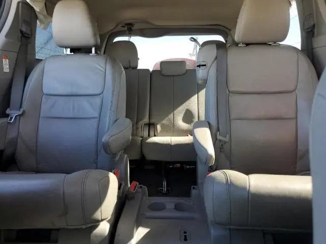 2018 TOYOTA SIENNA XLE  