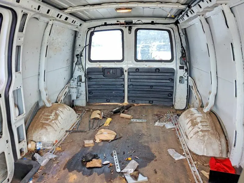 2010 GMC SAVANA G2500  