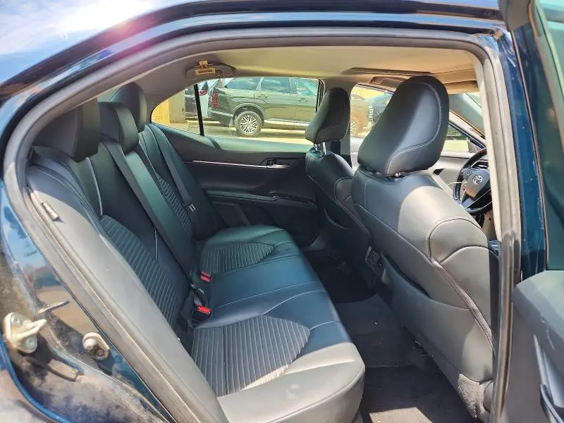 2019 TOYOTA CAMRY SE  