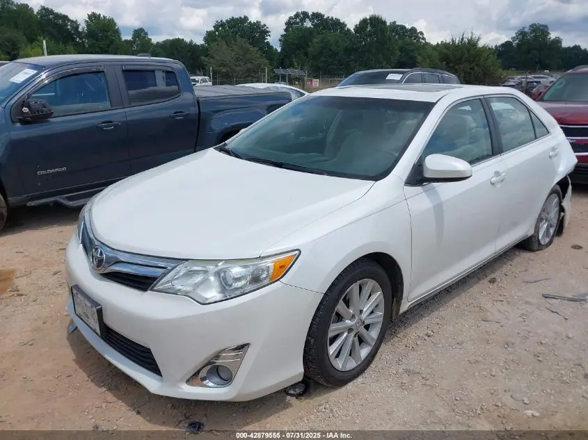 2014 TOYOTA CAMRY XLE