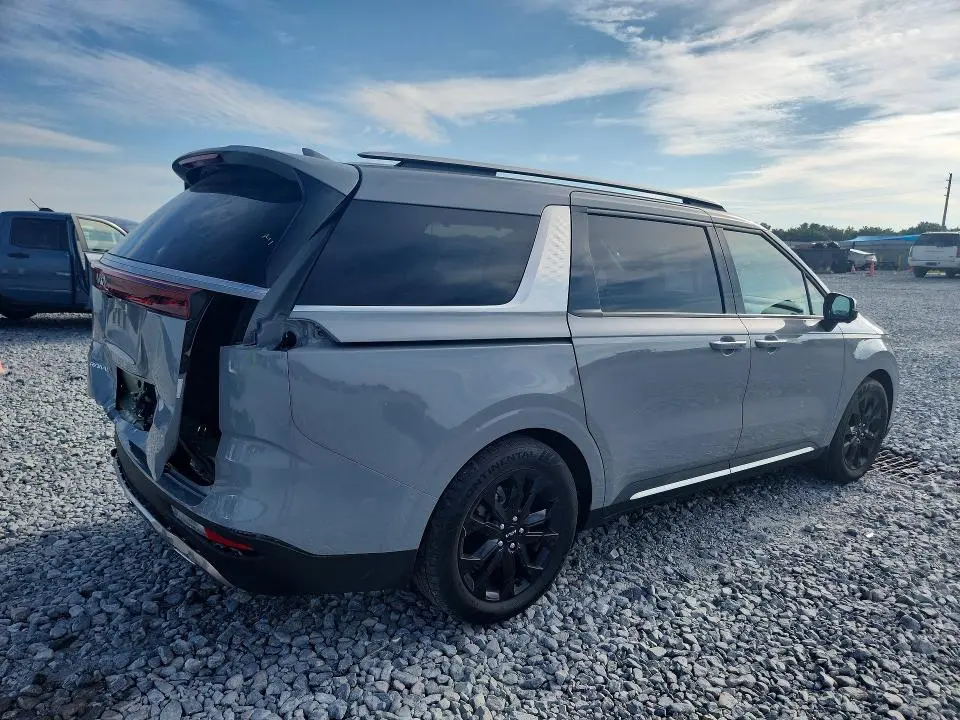 2023 KIA CARNIVAL SX  