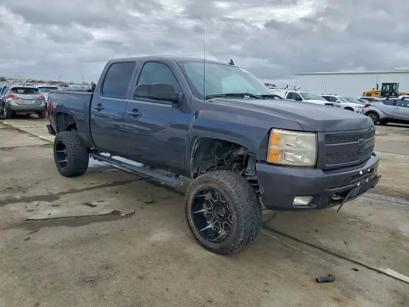 2011 CHEVROLET SILVERADO K1500 LT  