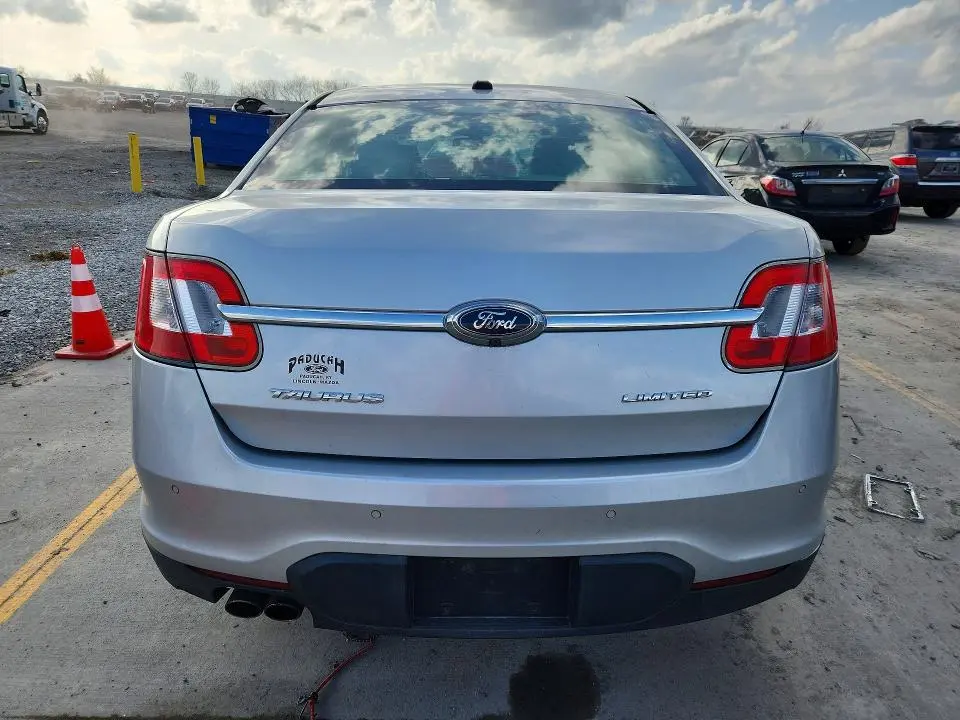 2011 FORD TAURUS LIMITED  