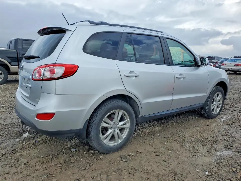 2012 HYUNDAI SANTA FE SE  