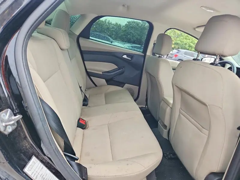 2018 FORD FOCUS SE  