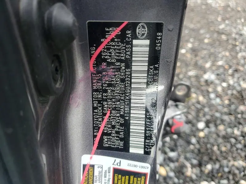 2016 TOYOTA CAMRY SE  