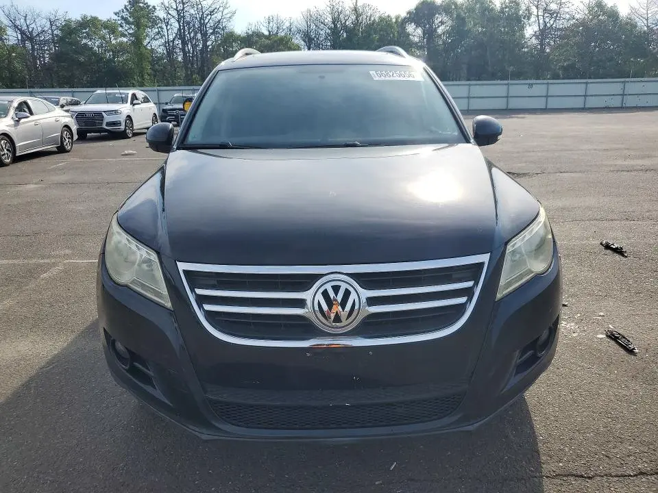 2010 VOLKSWAGEN TIGUAN SE  