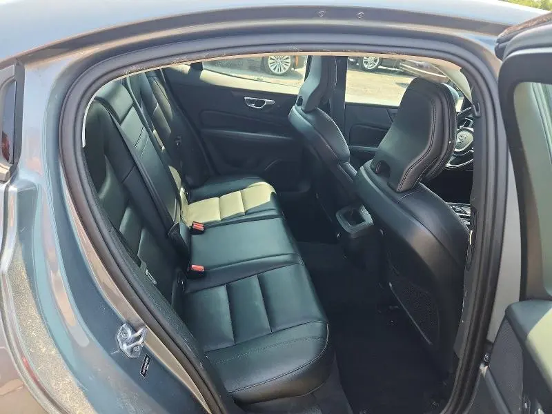 2019 VOLVO S60 T6 MOMENTUM  