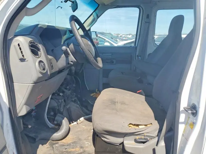 2013 FORD ECONOLINE - BOX TRUCK