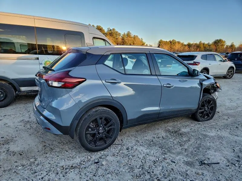 2022 NISSAN KICKS SV  