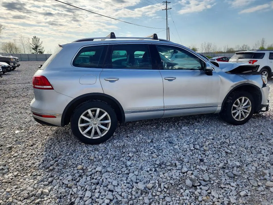 2015 VOLKSWAGEN TOUAREG V6  