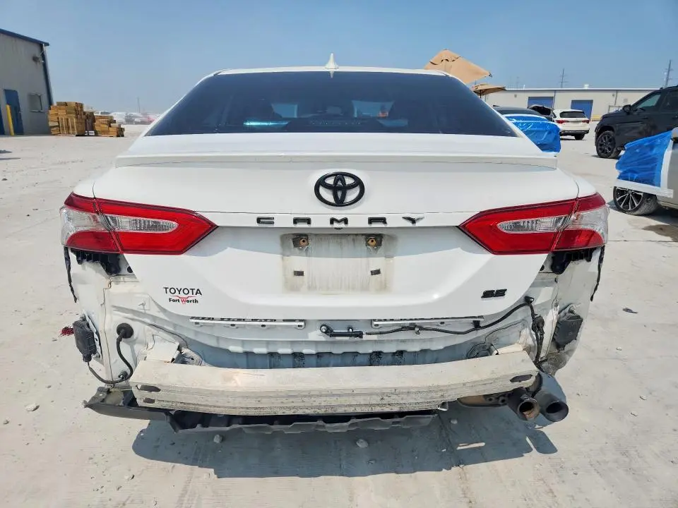2020 TOYOTA CAMRY SE  