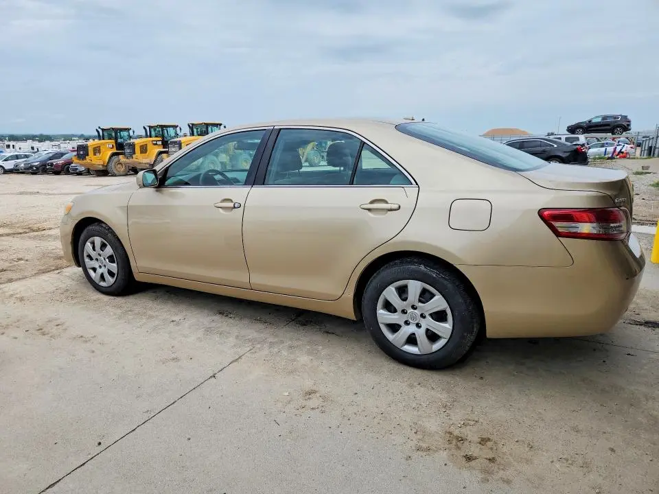 2011 TOYOTA CAMRY LE  
