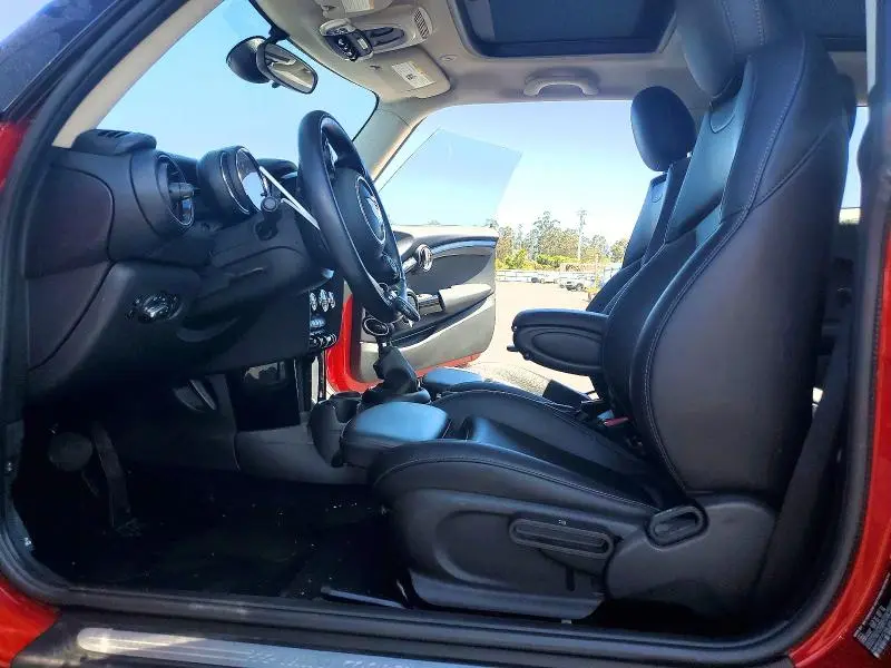 2018 MINI COOPER S  