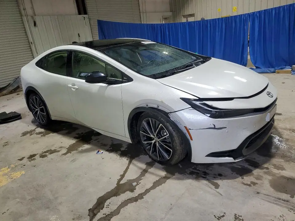 2023 TOYOTA PRIUS XLE  