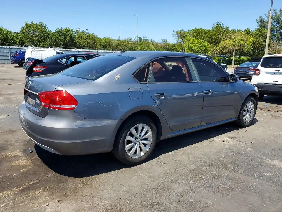 2013 VOLKSWAGEN PASSAT S  