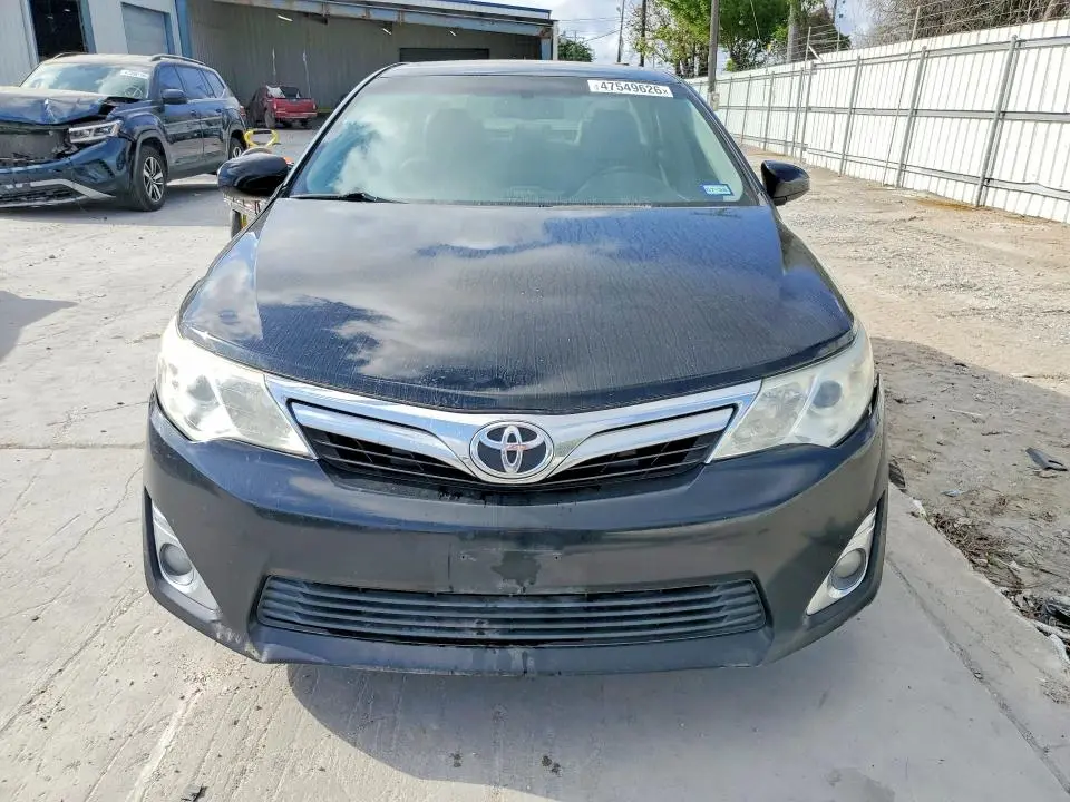 2012 TOYOTA CAMRY XLE V6  