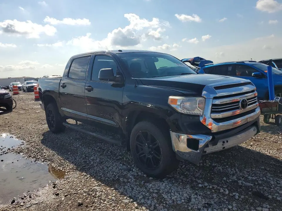 2017 TOYOTA TUNDRA CREWMAX SR5  