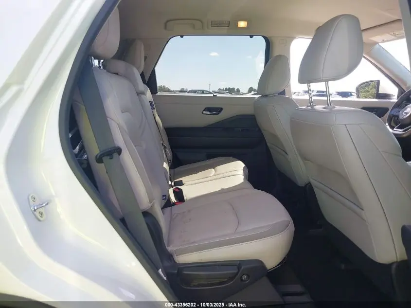 2022 NISSAN PATHFINDER SL 4WD