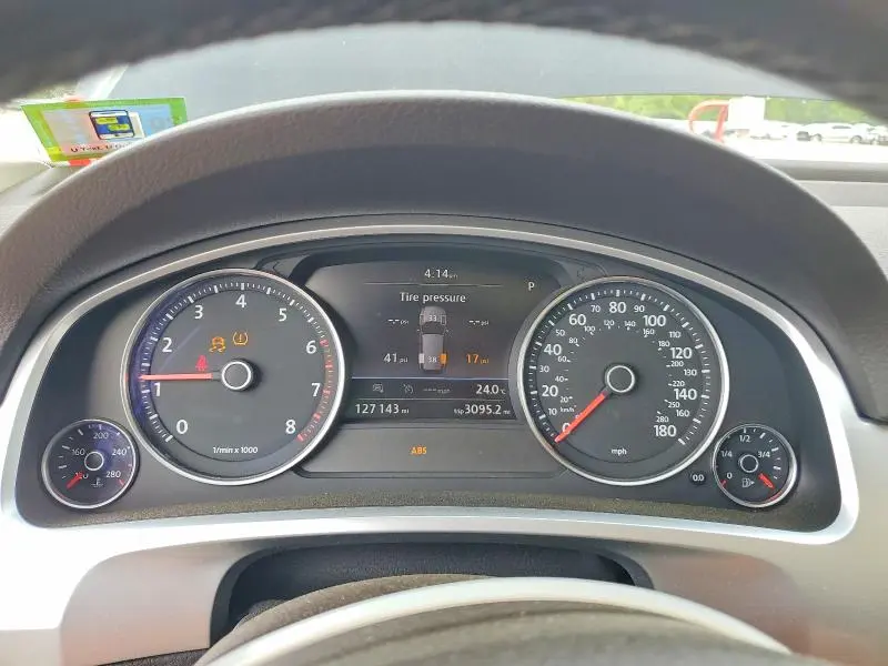 2016 VOLKSWAGEN TOUAREG SPORT  