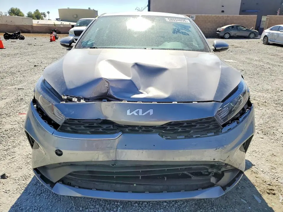 2024 KIA FORTE LXS  
